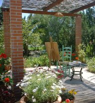 place for painting holidays in the garden with easel